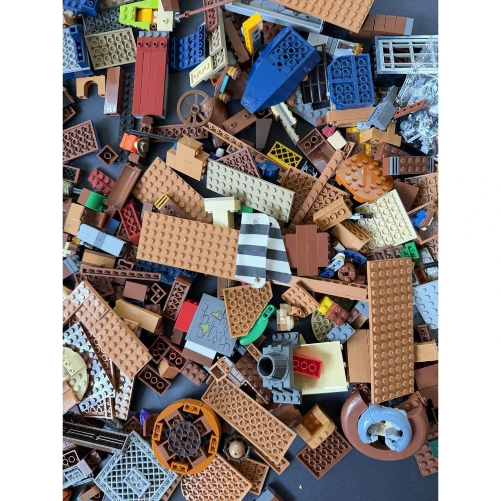 LEGO Pirate and ship Lot mini fig